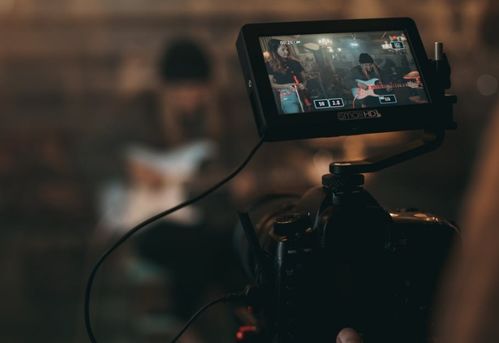 朱一龍吉他彈唱《世間美好與你環(huán)環(huán)相扣》 一次治愈系策劃的巧思與想象